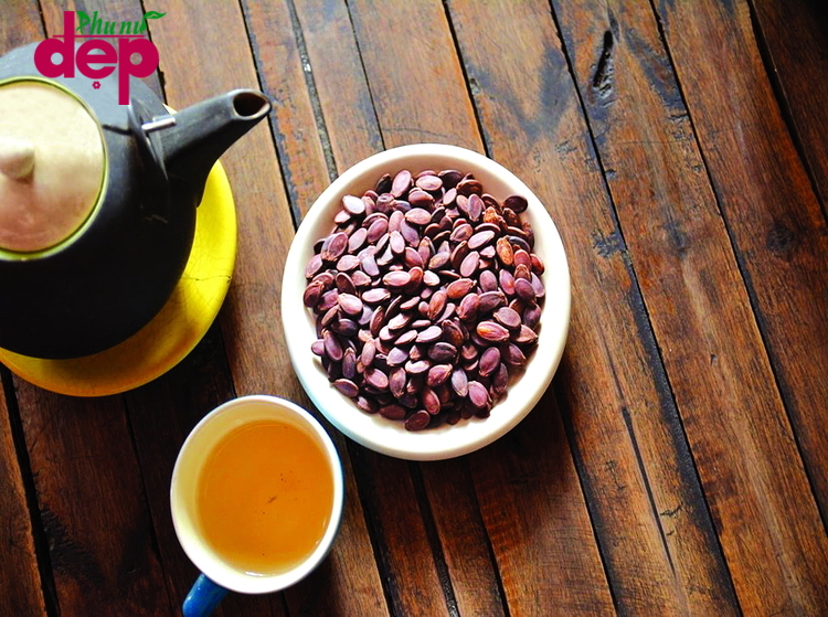 Hạt dưa kết hợp với một tách trà sẽ mang đến bạn hương vị tuyệt vời