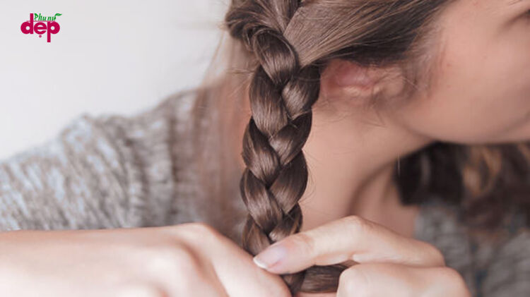 Thắt bím là cách đơn giản để cố định và làm xoăn tóc