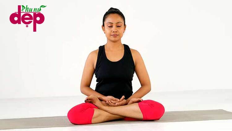 Các tư thế yoga nhẹ nhàng có thể giúp bạn giảm đau và căng thẳng do rong kinh